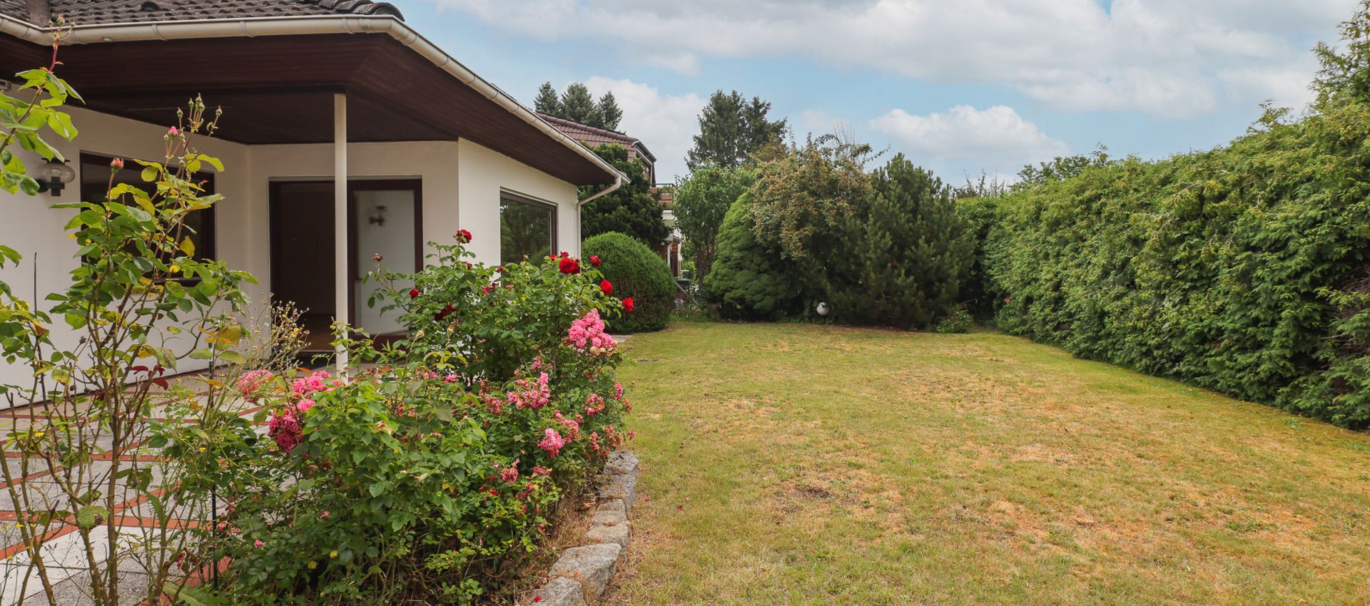 Freistehendes Einfamilienhaus mit Dachterrasse und großem Garten in Berlin Zehlendorf 