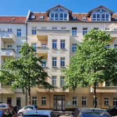 Straßenansicht Vordergebäude