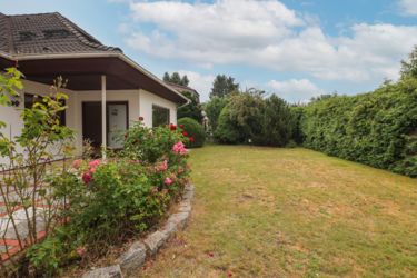 Freistehendes Einfamilienhaus mit Dachterrasse und großem Garten in Berlin Zehlendorf 