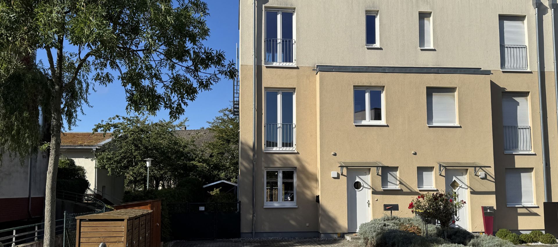 Vorderansicht Gebäude