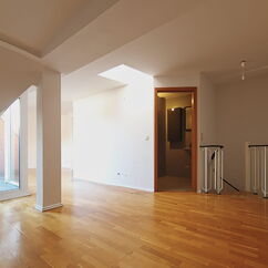 Galerie mit Blick ins Badezimmer (Dachgeschoss) 